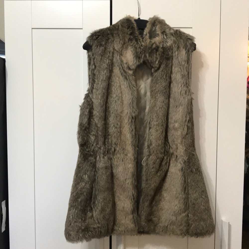 Banana Republic tan faux fur vest size S